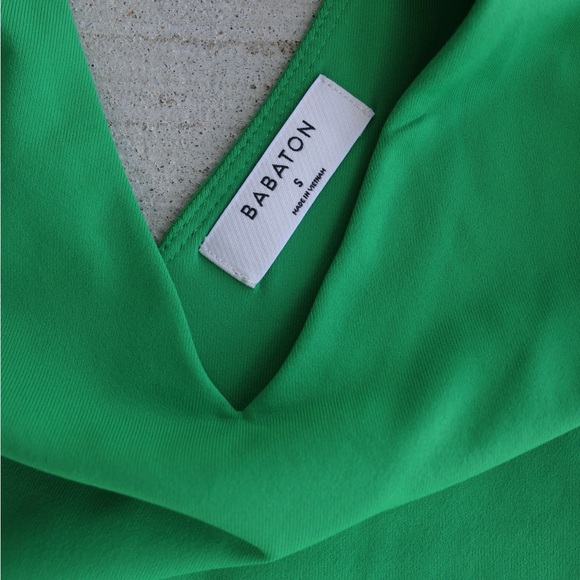 Babaton V-neck Green Bodysuit - Picture 2 of 4